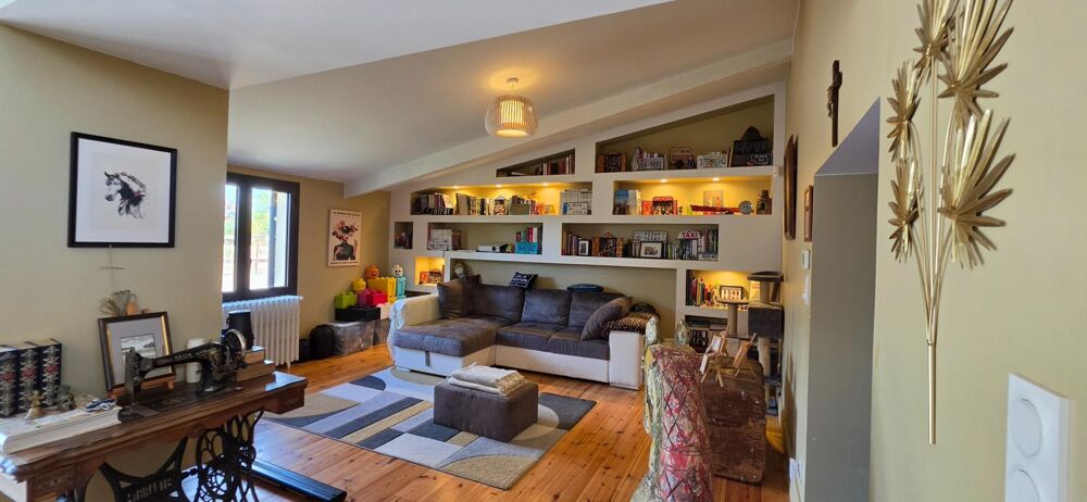 Vente Maison Ecrin de 11 000 m², chevaux et piscine intérieure Vayres