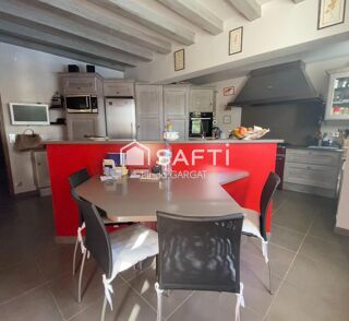  Maison  vendre 8 pices 210 m