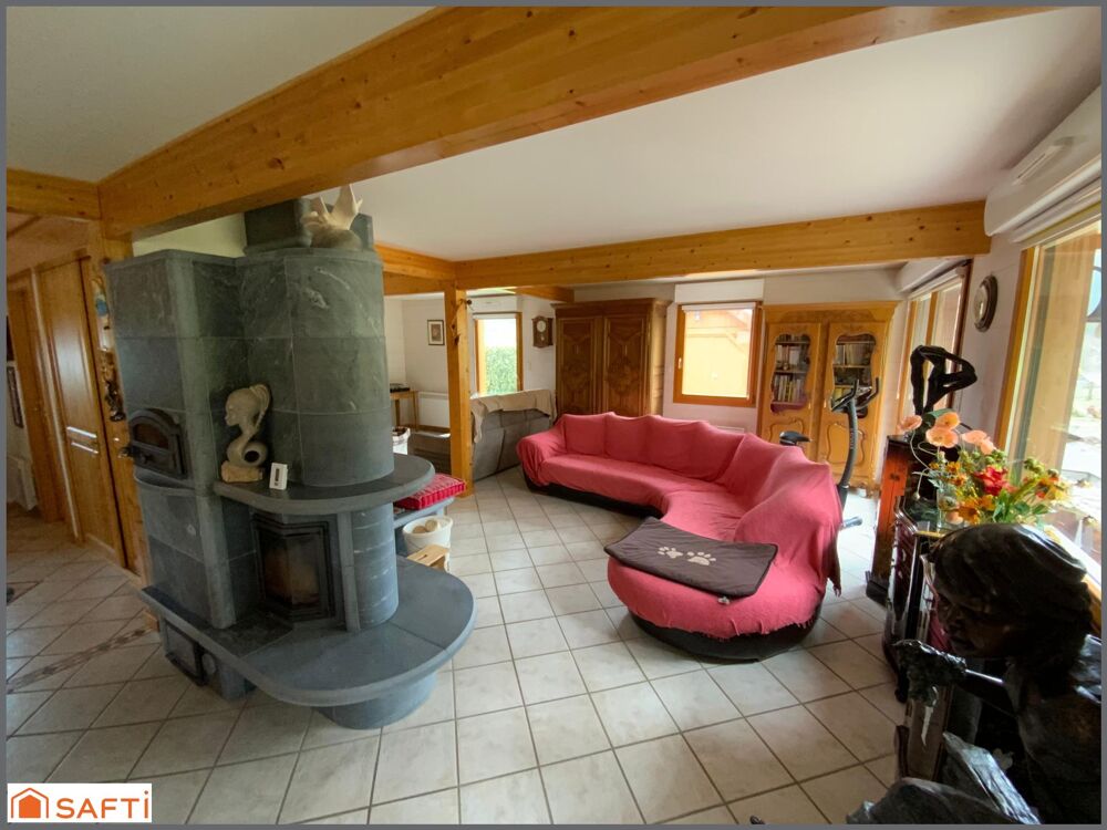 Chalet d'exception avec grand terrain paysagé de 2000 M2 , proximité des pistes et de la nature, emplacement rare.