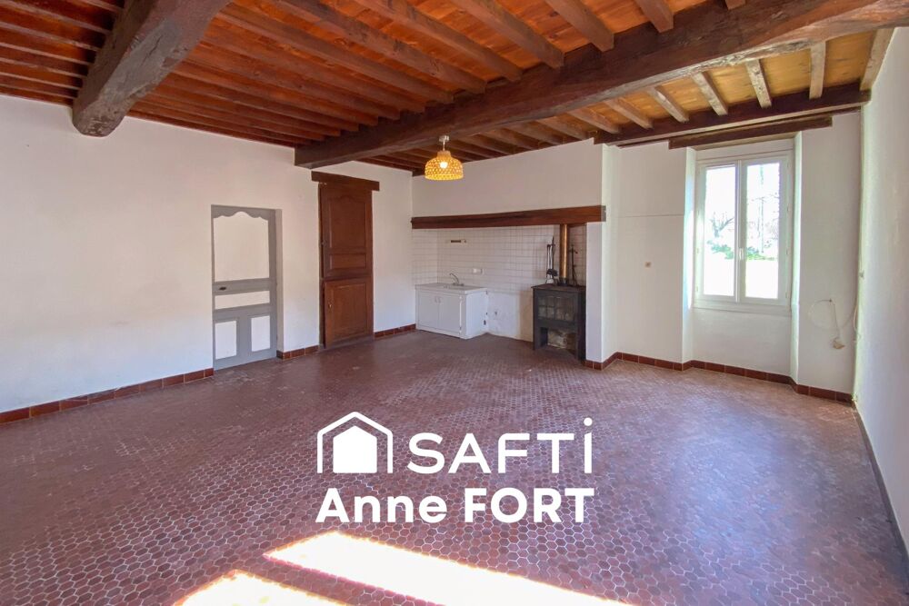 Ferme en pierre à rénover d'environ 132 m2 avec trois dépendances et terrain de 2500 m2