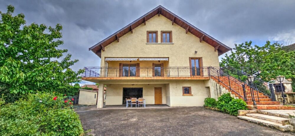 225 m² pour vivre et travailler à domicile au Danet