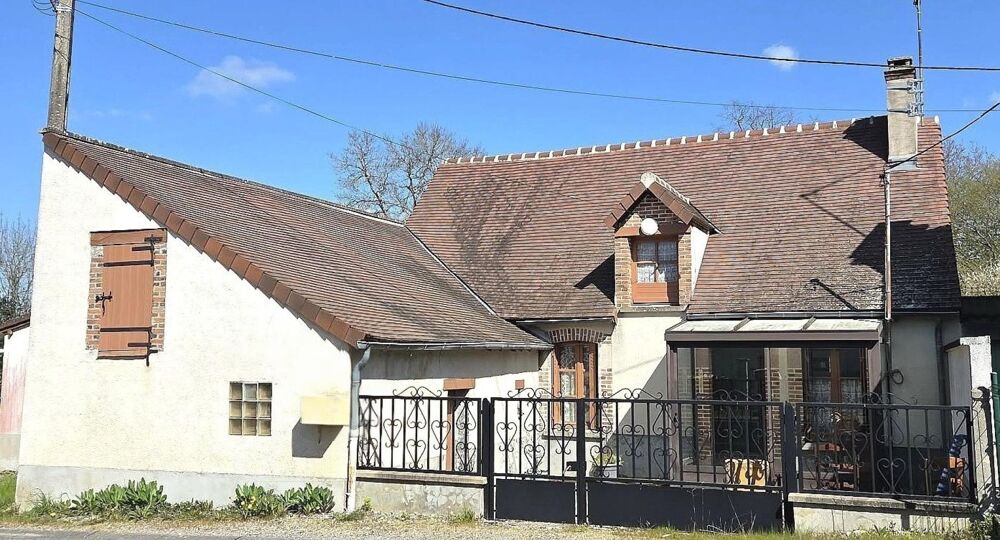 Vente Maison Maison de plain-pied pleine de charme, à réinventer dans un écrin de nature. Lussac-les-eglises