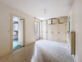  Immeuble � vendre 271 m�