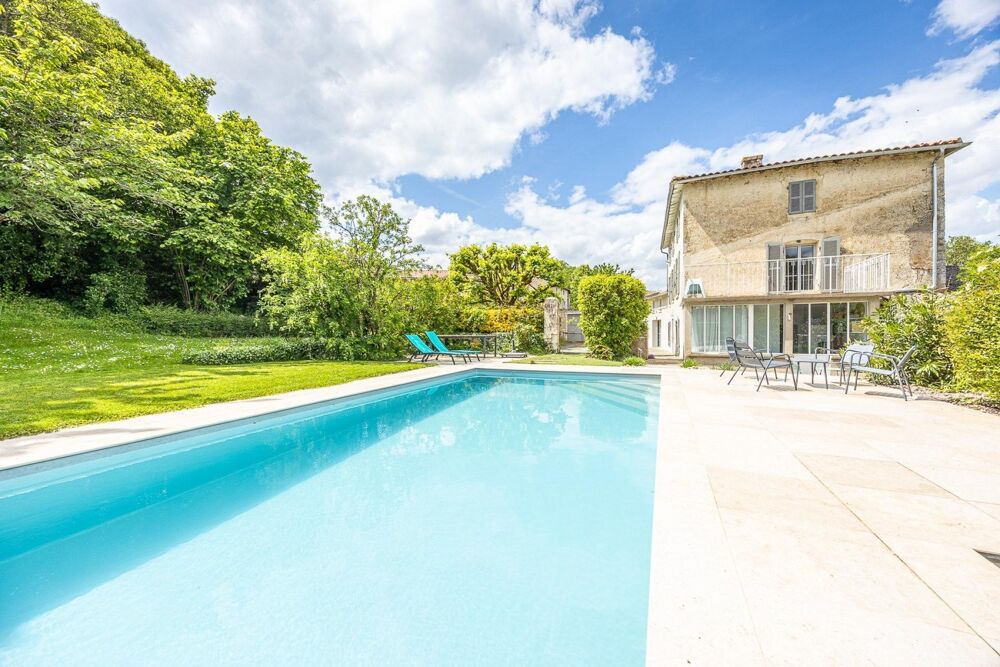 Maison 9 pièces 238 m² · à Saint-Gelais · 238 m² · 529 000 €