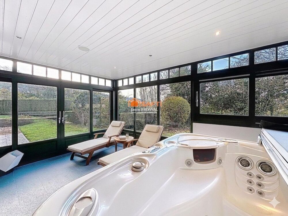 MAISON PLEINE DE CACHET 270M2 5 CHAMBRES PISCINE