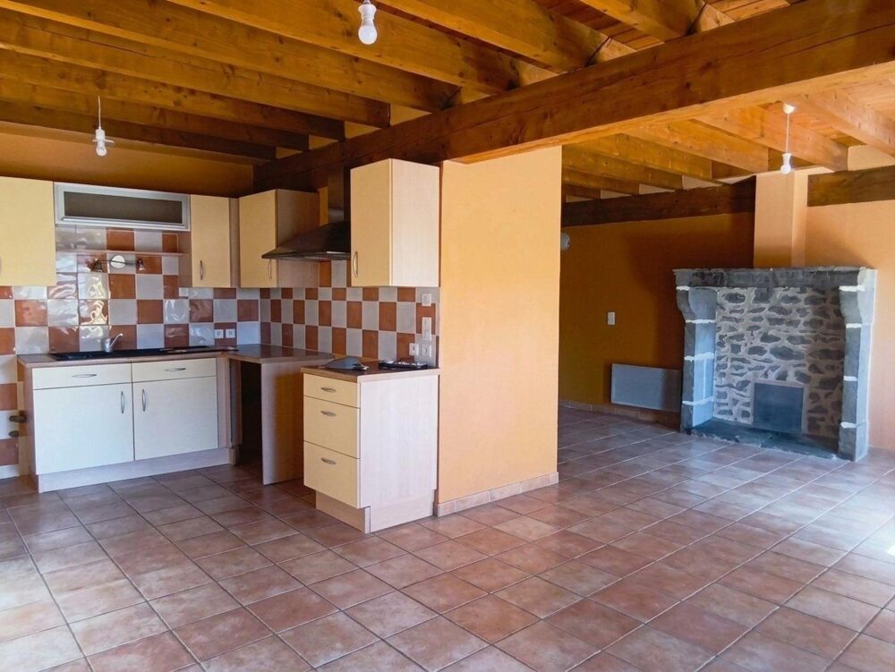 Vente Maison Maison en pierres de 72 m² à Rouillas Haut (Aydat) Aydat