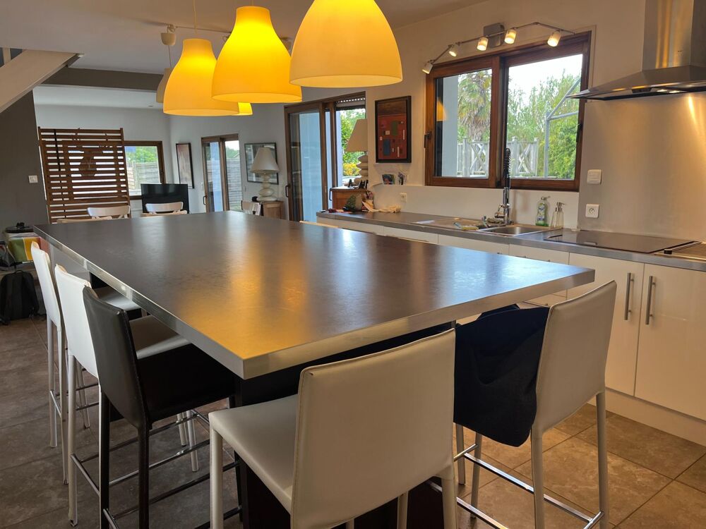 Maison contemporaine de plus de 250m2 avec piscine