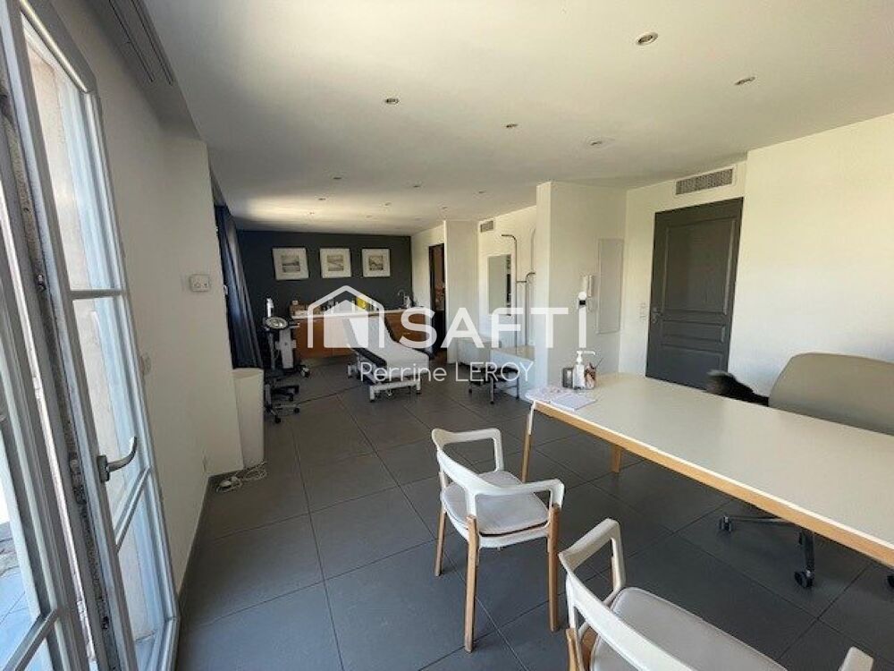 Vente Appartement En plein centre ville de Sainte-Maxime, à 300m de la plage, superbe T2 vue mer de 45m². Sainte-maxime