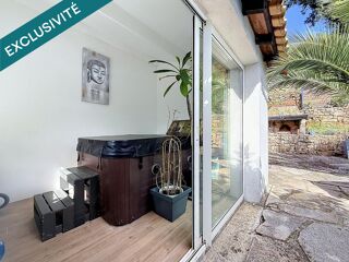 Vente Maison Villa de 97m2 avec vue dégagé, comportant piscine, spa et grand salon avec poêle à bois Villemagne-l'argentiere
