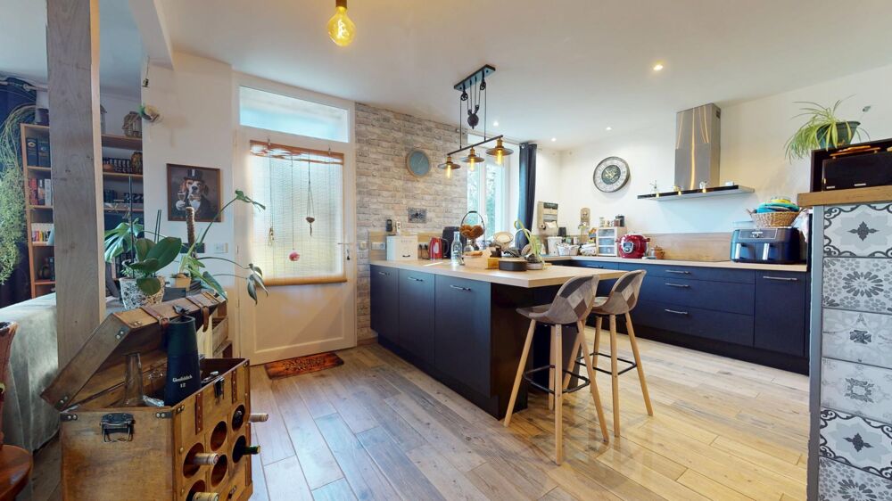 Maison + Hangar + Bâtisse à rénover + Dépendances sur 4 555 m² de terrain. (visite virtuelle disponible)
