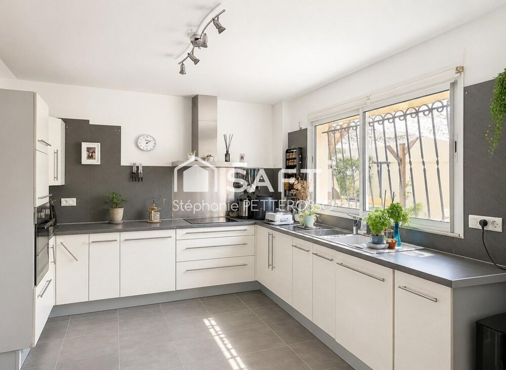 Vente Maison Maison familiale récente avec 4 chambres et extérieurs faciles à vivre Montelimar