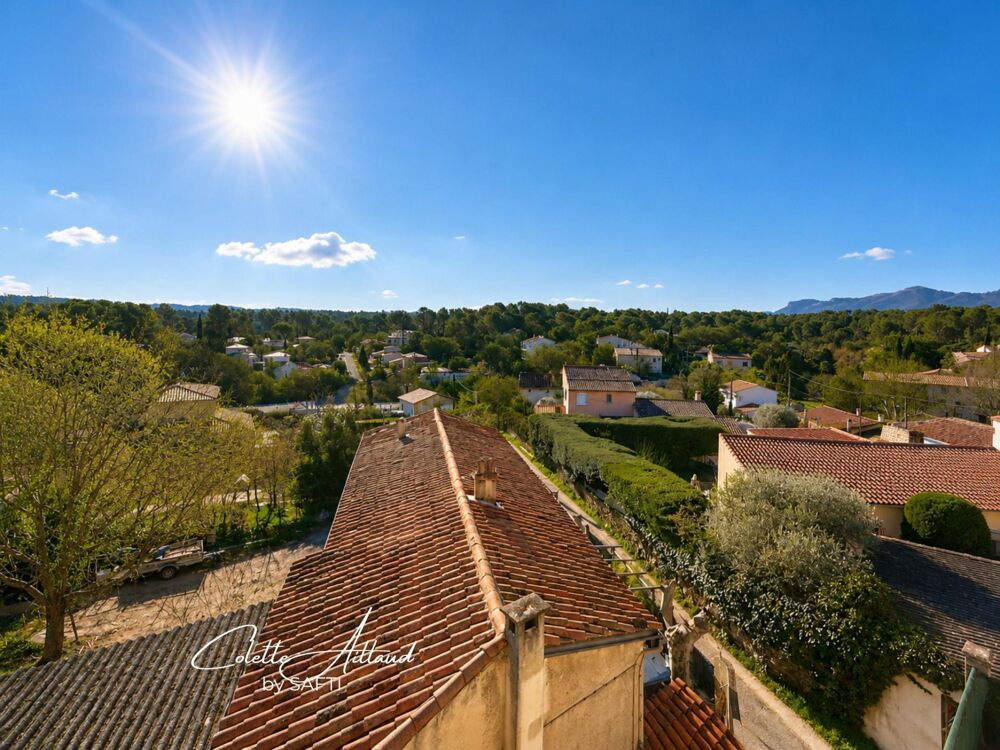 GRÉASQUE, MAISON DE VILLAGE DE 159 M² AVEC POTENTIEL LOCATIF