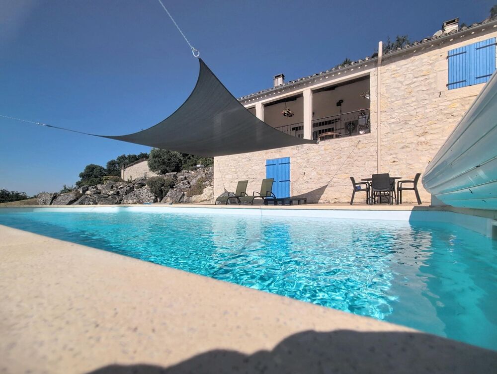 Élégante Maison en Pierre du Quercy  Vue Panoramique, Piscine & 1 Ha de Nature