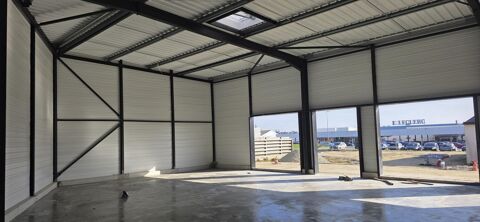   LOCAL COMMERCIAL DE 140 M2 EN ZONE COMMERCIALE DYNAMIQUE 