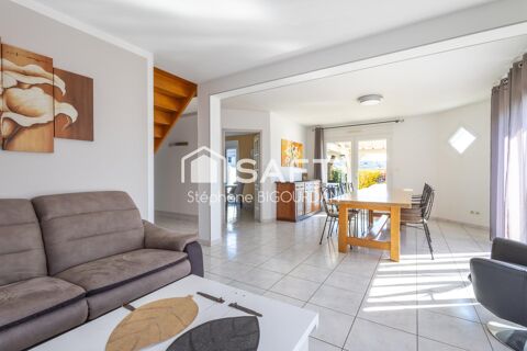   Maison individuelle 175m�, 5 ch, 900m�, piscine, Pirey Maison - 7 pi�ce(s) - 178 m�