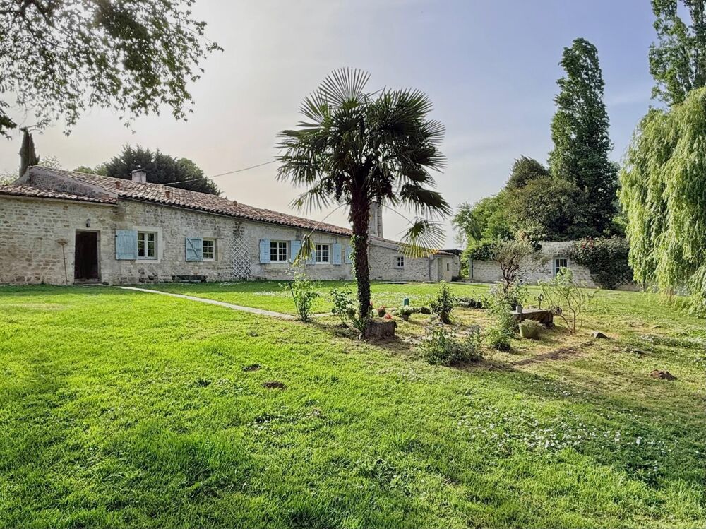 Maison 6 pièces 122 m² · à Le Douhet · 122 m² · 344 000 €