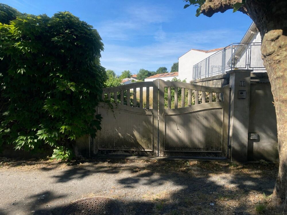 Vente Terrain TERRAIN EMPLACEMENT PRIVILEGIE A DEUX PAS DES COMMERCES - DU LITTORAL - DU PARC D'ANGOULINS ! Angoulins