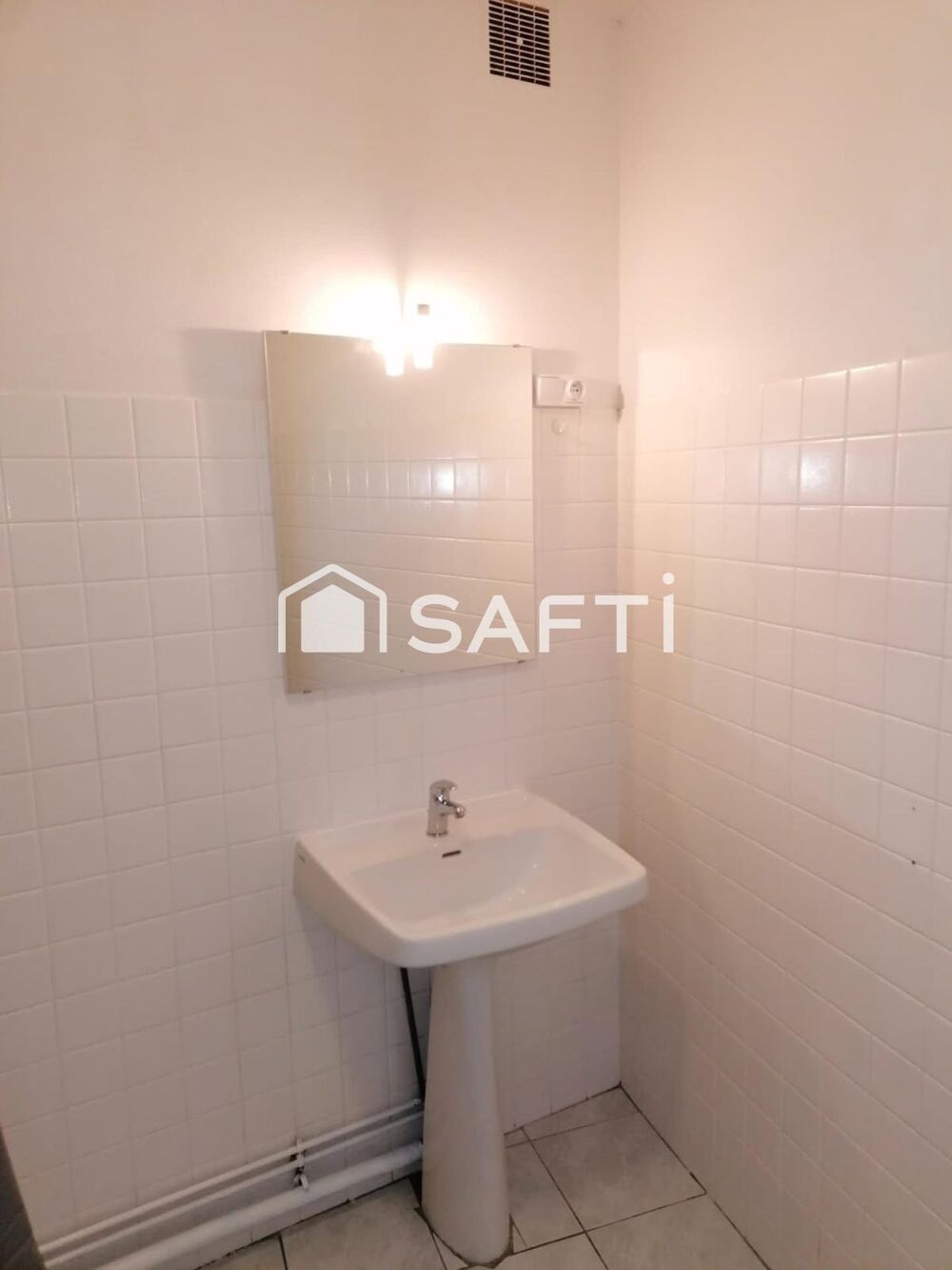 Vente Appartement RDC , ideal pour senior ou retraité , pres des commerces , bien situé ! La jarrie