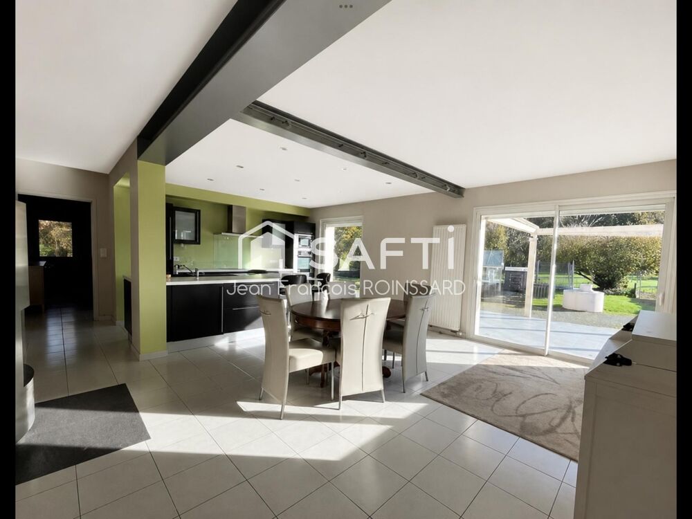 Maison 5 pièces + 4 pièces en étage