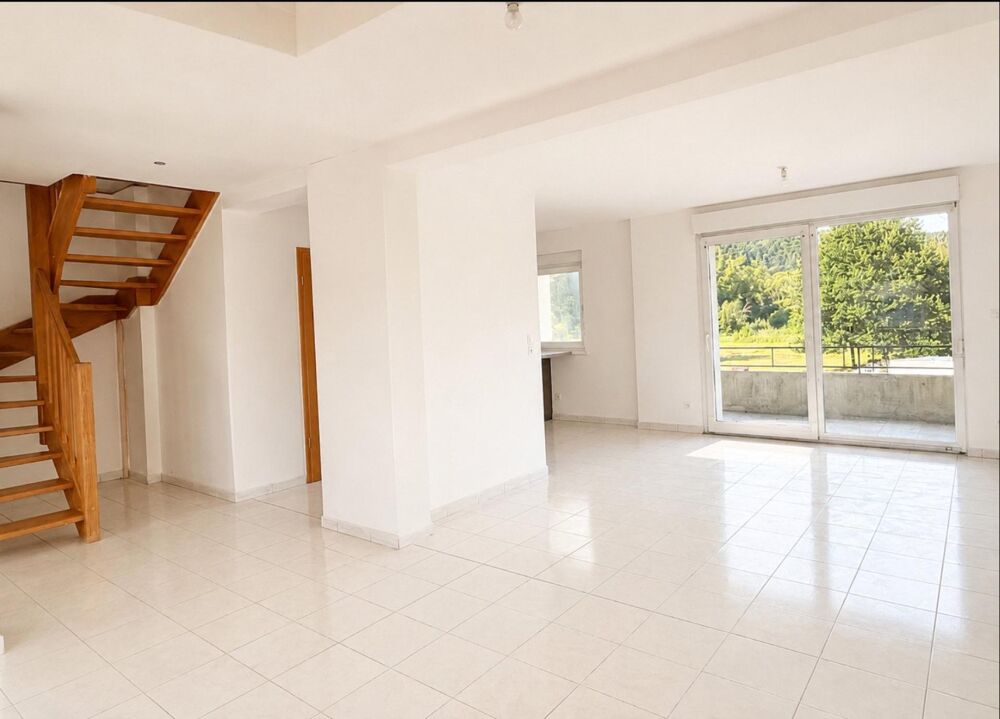 Location Appartement Superbe appartement F3 de 86m2 avec grand balcon Merten