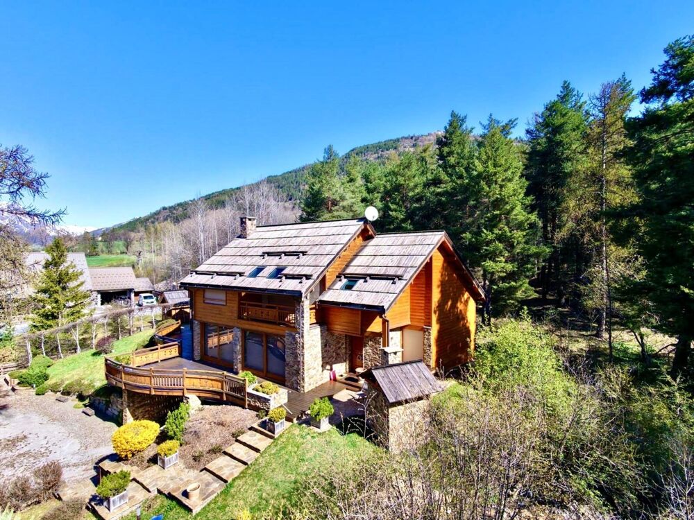 Chalet dexception, lumière, vue nature, Serre-Chevalier