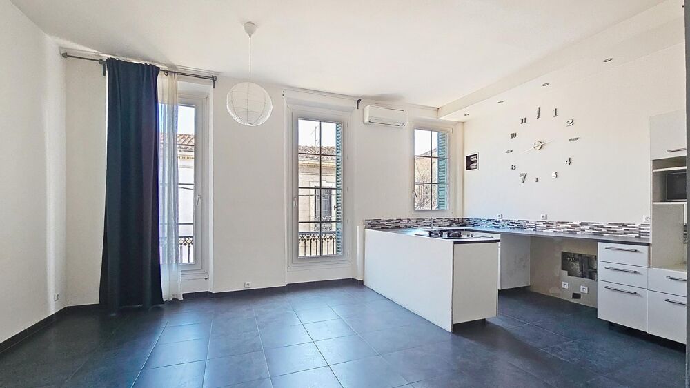 Le charme dun village, ce T3 contemporain au centre de Roquevaire va vous surprendre