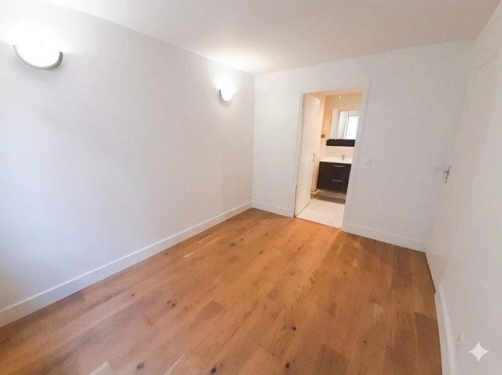 Vente Appartement très beau F2 refait à neuf Paris 11