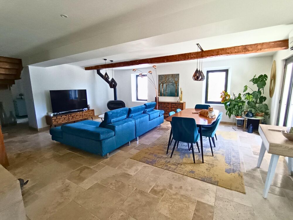 Vente Maison Belle demeure en pierre de 206m² entièrement rénovée avec grand garage sur un terrain de 875m² avec piscine Montbrun-des-corbieres