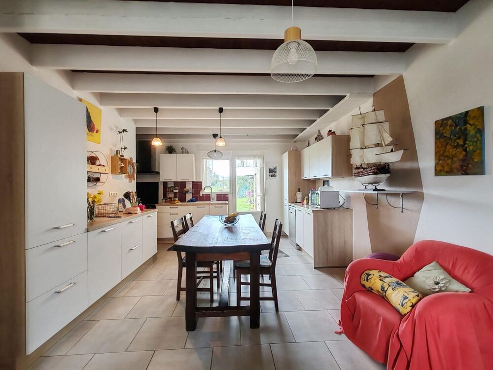 Vente Maison Si vous êtes en quête de calme et de la proximité avec la nature, cette maison est parfaitement adaptée à vos besoins ! Les gonds