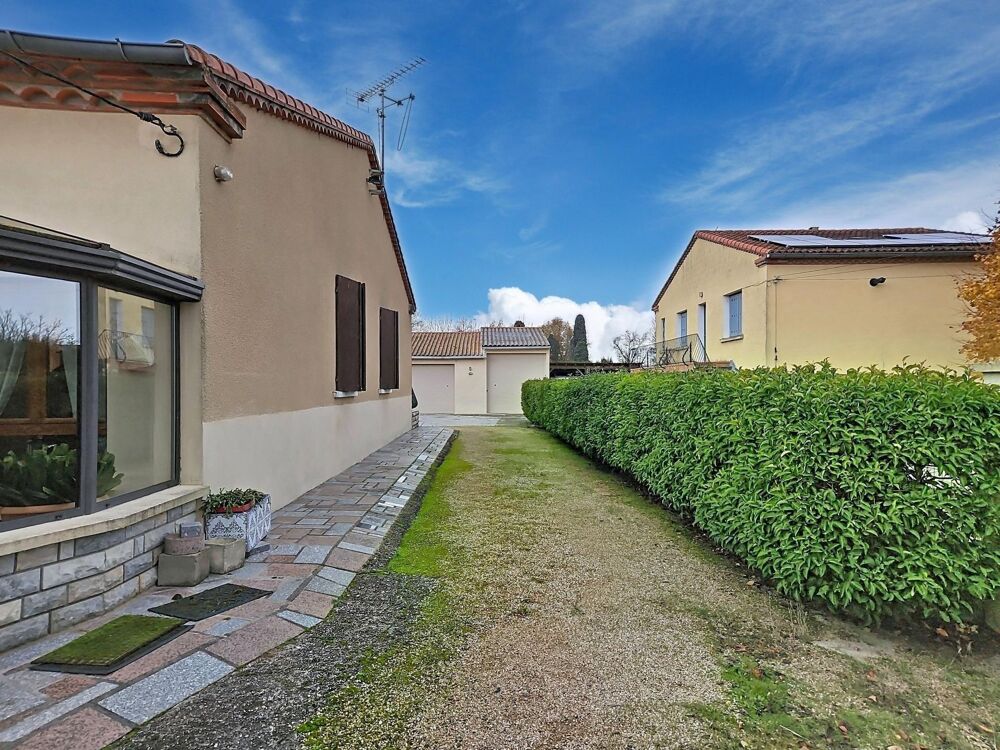 À vendre  Belle villa 6 pièces de 136 m² sur 1 650 m² de terrain  Villeneuve-la-Comptal