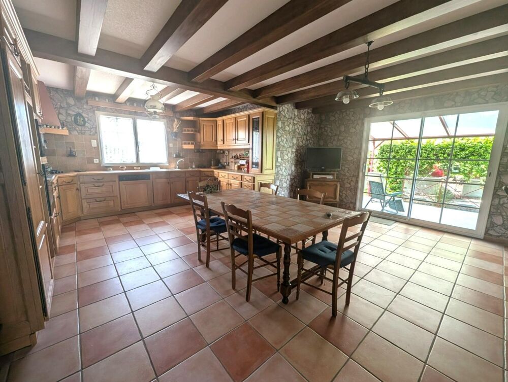 Vente Maison Grande maison avec 3 garages et 4 tres grandes chambres Andard