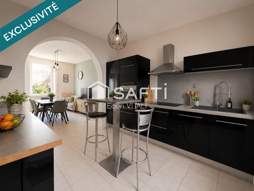Maison mitoyenne de 61 m2, 2 chambres, courette extérieur.