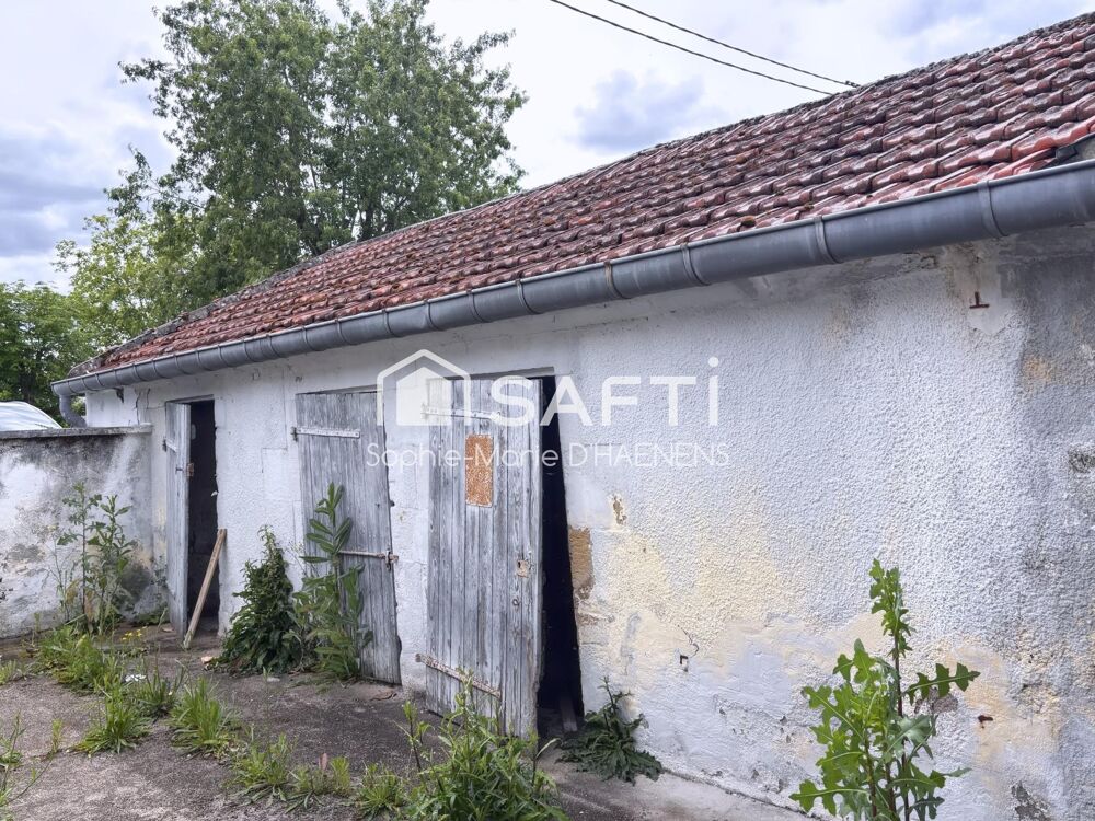 Vente Maison Maison de ville à rénover avec cour et dépendances Premery