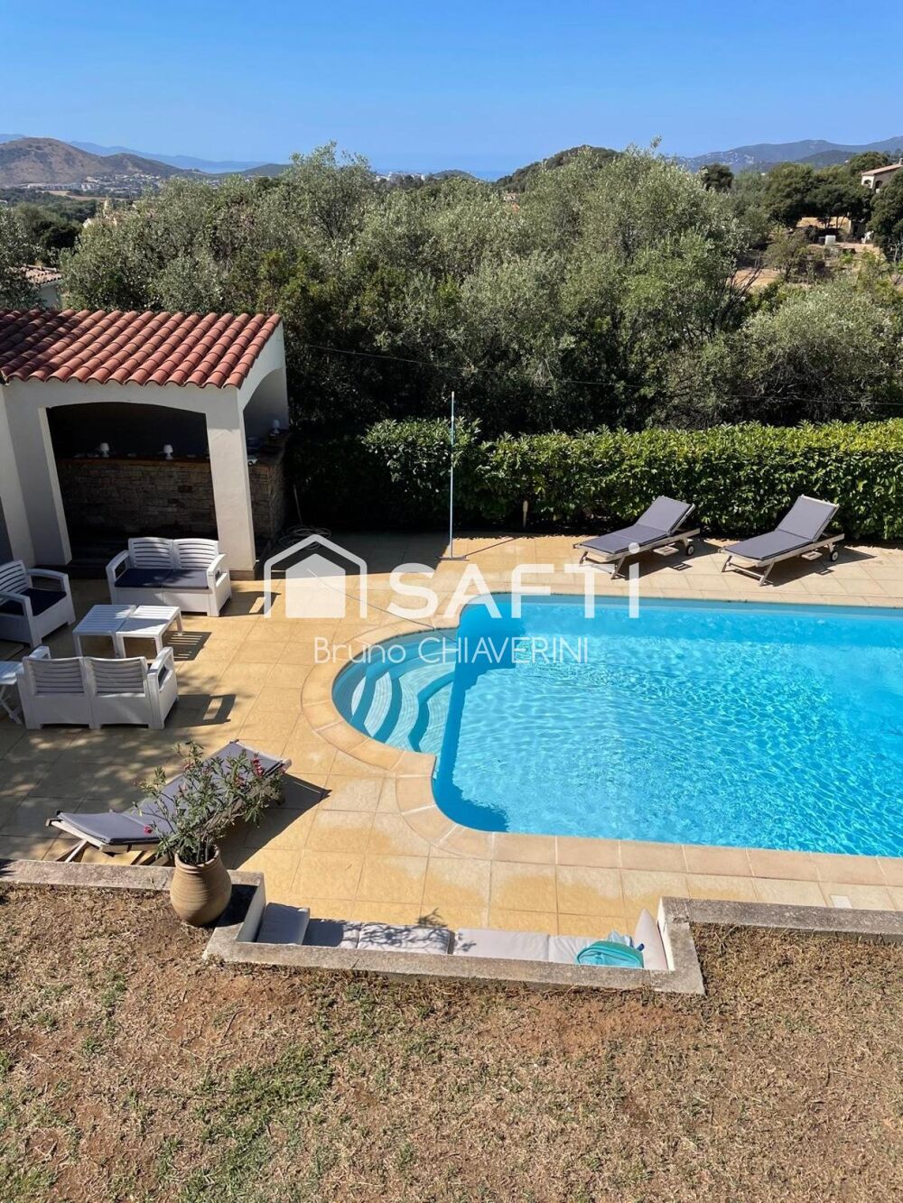 Maison familiale sans vis a vis avec piscine