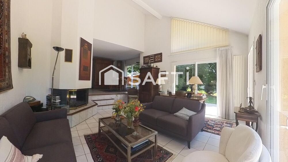Villa T6 - 4 ch. de 130 m² sur terrain arboré 1300 m²