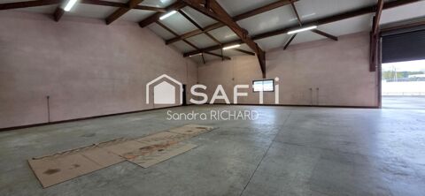   Un espace idéal pour stockage, activité artisanale ou projet professionnelAtelier / dépôt d'environ 300 m² sur terrain clôturé e 