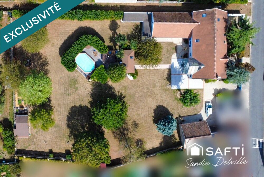 Pavillon de standing 8p- 293m²- 2492m²- garage- piscine