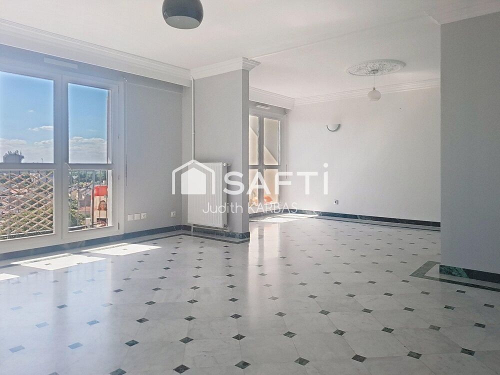 Appartement traversant au pied du métro