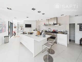  Maison � vendre 9 pi�ces 390 m�