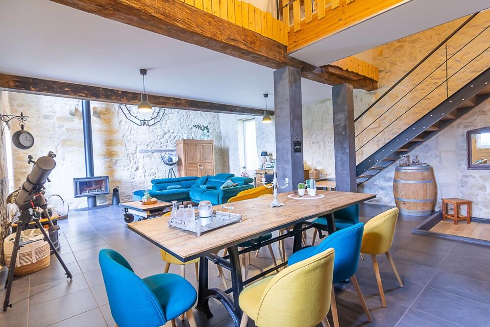 Vente Maison Maison en pierre rénovée avec piscine – Vue panoramique exceptionnelle et couchers de soleil – 4 chambres – À 15 min de Libourne Saint-andre-de-cubzac