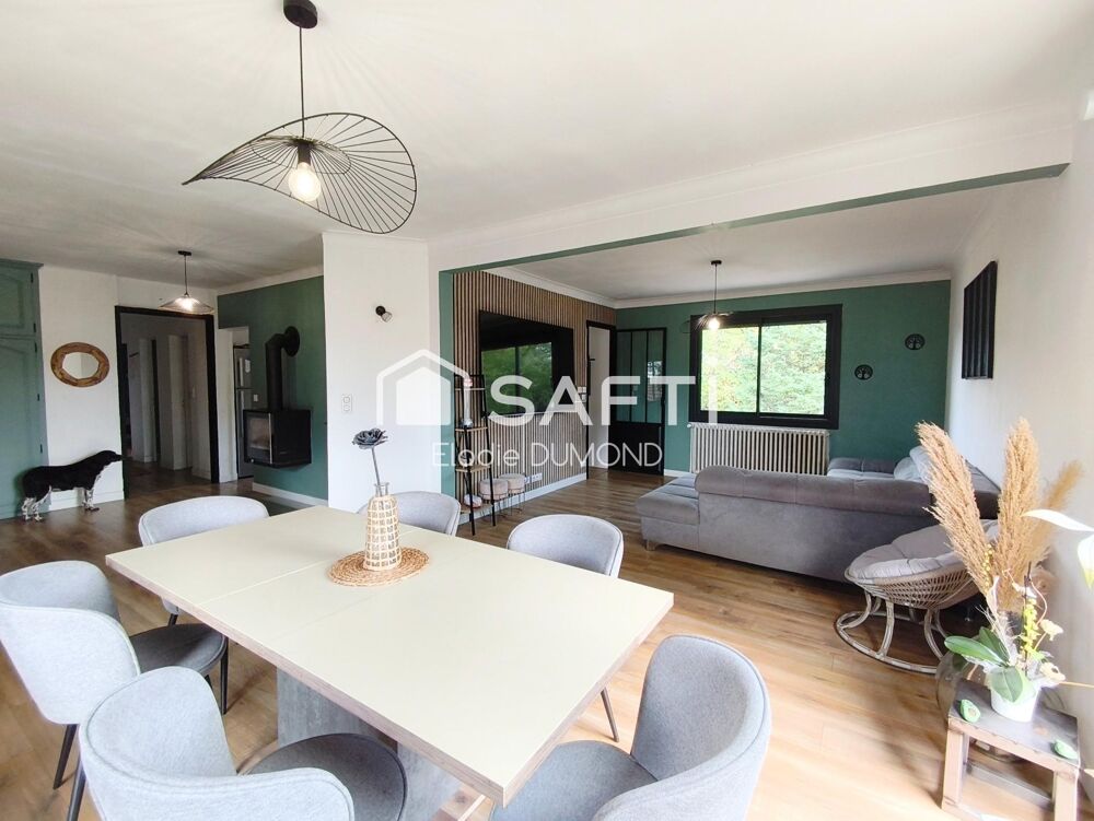 Très belle maison située à Saint-Amour d'une surface habitable de 264 m2 sur terrain arboré de 2300 m2