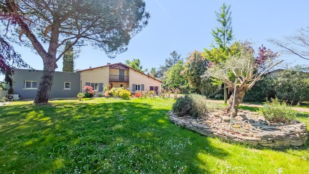 Vente Maison PISCINE, DEPENDENCES ET VASTE TERRAIN ! Sainte-colombe-en-bruilhois