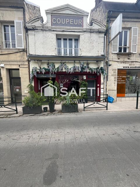   bar à thème / piano bar 