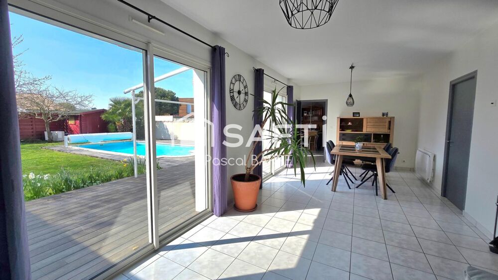 Vente Maison Maison familiale avec piscine, beaux volumes et jardin au calme aux Sables-d'Olonne Les sables-d'olonne