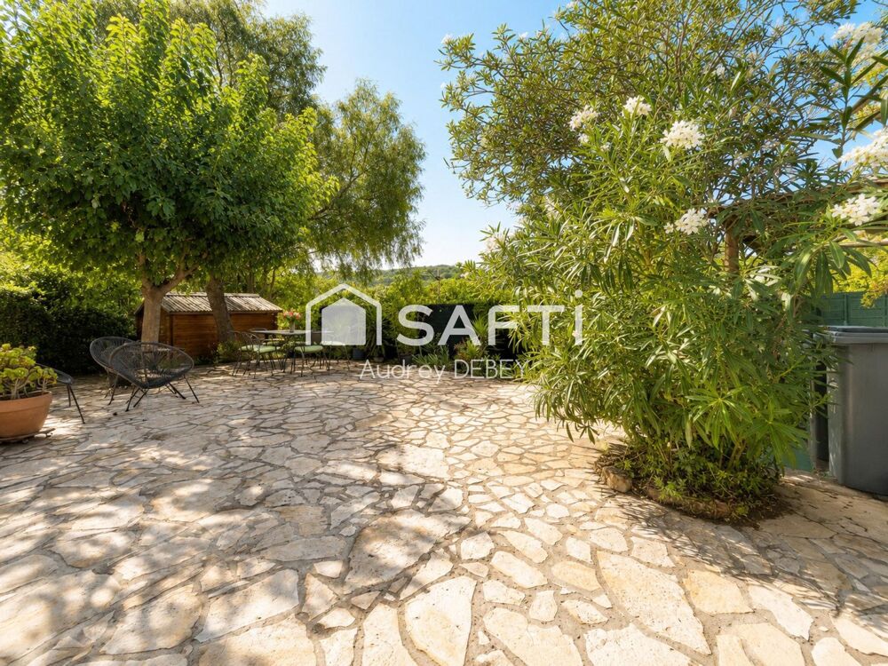 Vente Appartement À QUELQUES MINUTES DU CÉLÈBRE VILLAGE MÉDIÉVAL DU CASTELLET, PROFITEZ D'UNE VÉRITABLE VIE DE VILLAGE AVEC COMMERCES À PROXIMITÉ Le castellet