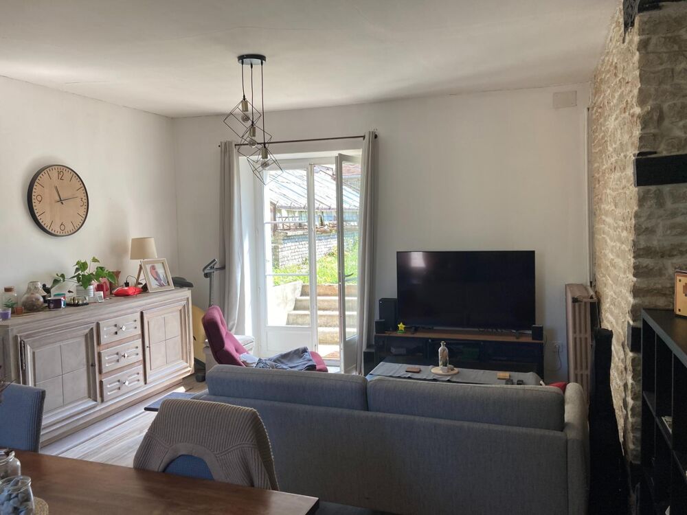Bien de caractère à Sainte Colombe sur seine !