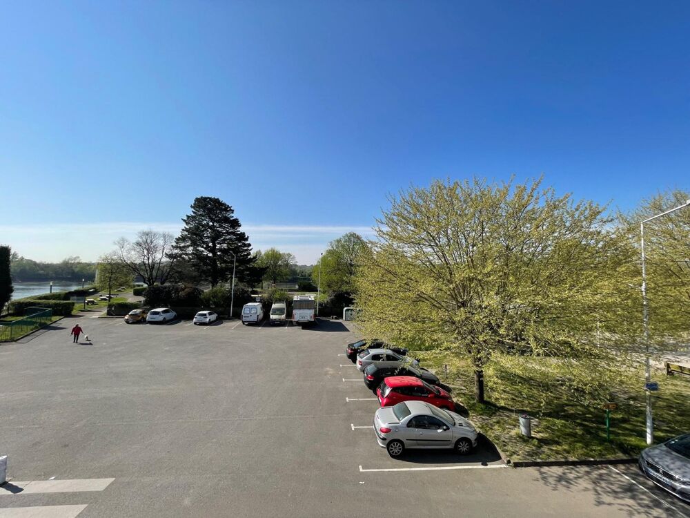 À 8 minutes du centre de Nantes  Appartement T3 avec vue sur Loire (6 960 € de rapport/an)