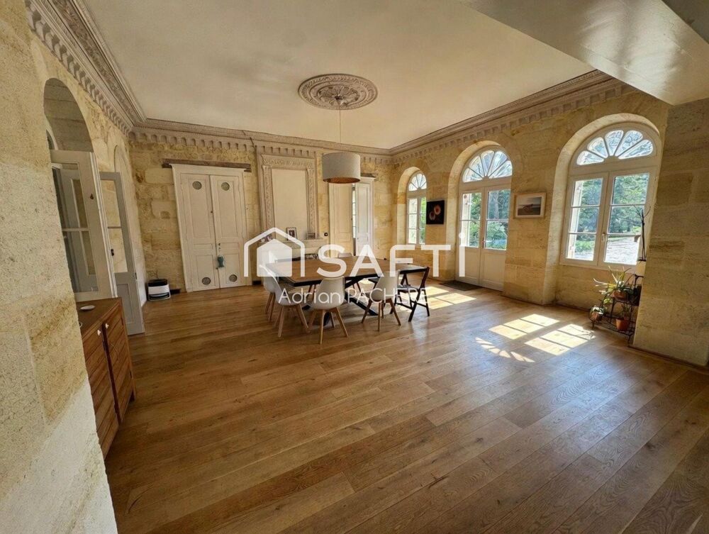 Vente Maison Un bien rare, une adresse confidentielle, une Maison de Maître au charme absolu… Ici commence votre prochain coup de cœur. Saint-vivien-de-medoc