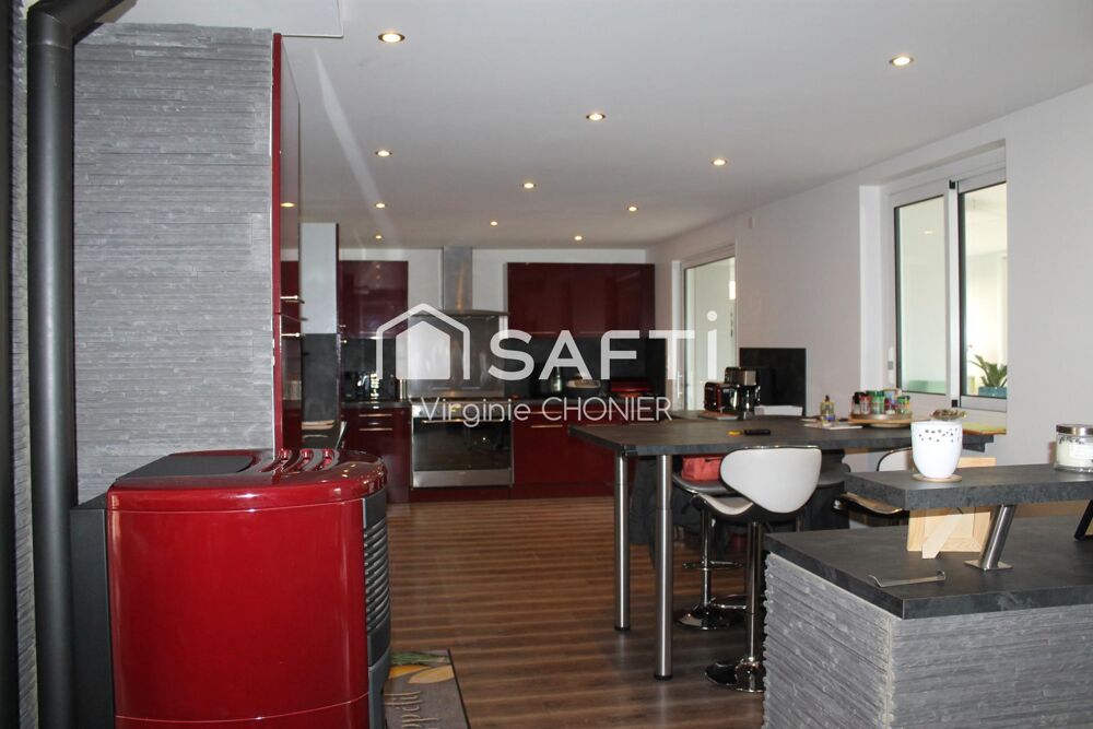 Vente Maison Maison entièrement rénovée de 153m2 avec garage double. Cusset
