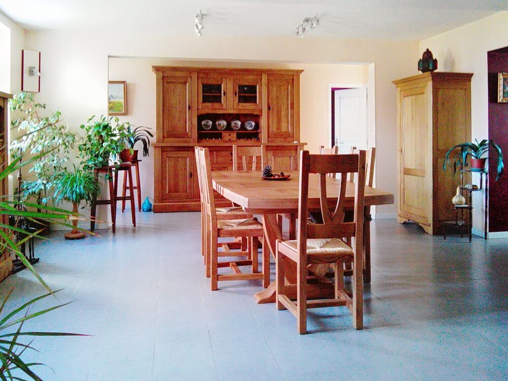 GRANDE LONGERE EN GRANDE PARTIE RENOVEE